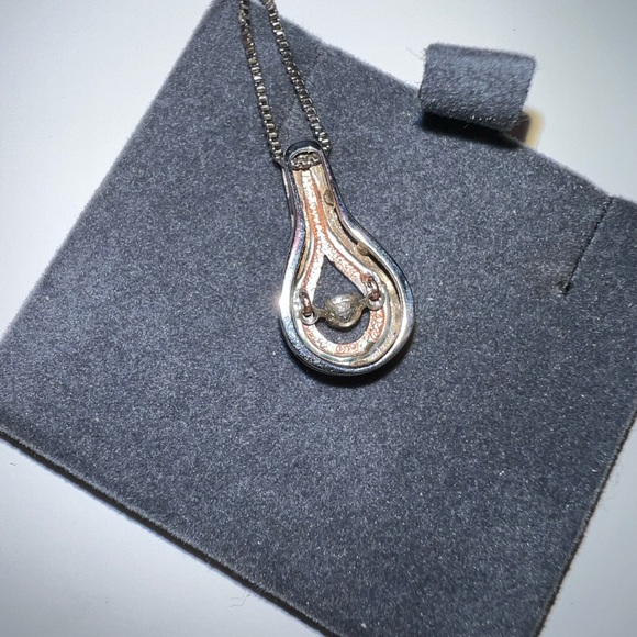 Two tone diamond necklace - Picture 5 of 5